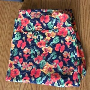 NWOT Lularoe Leggings T&C